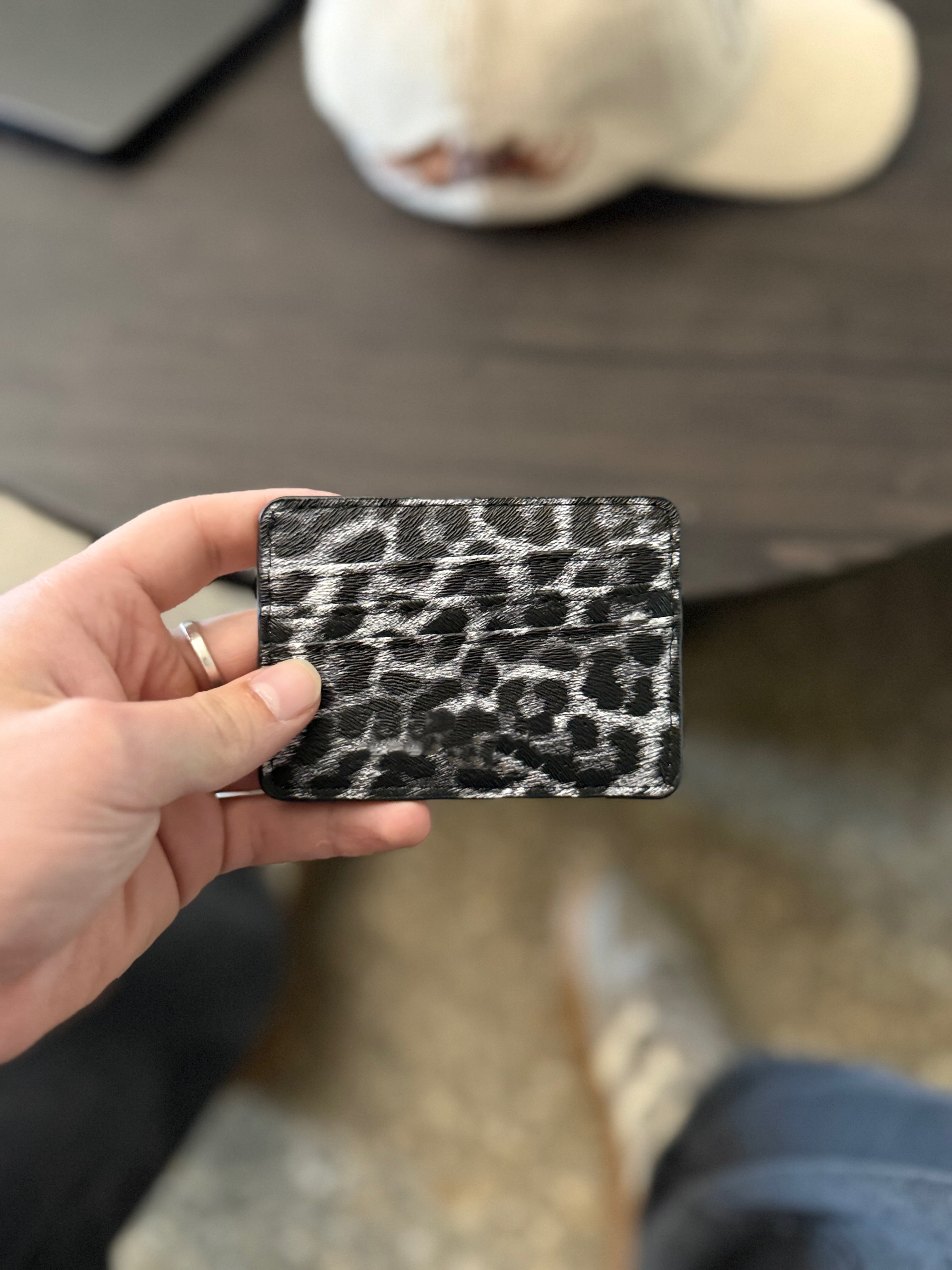 SNOW LEOPARD